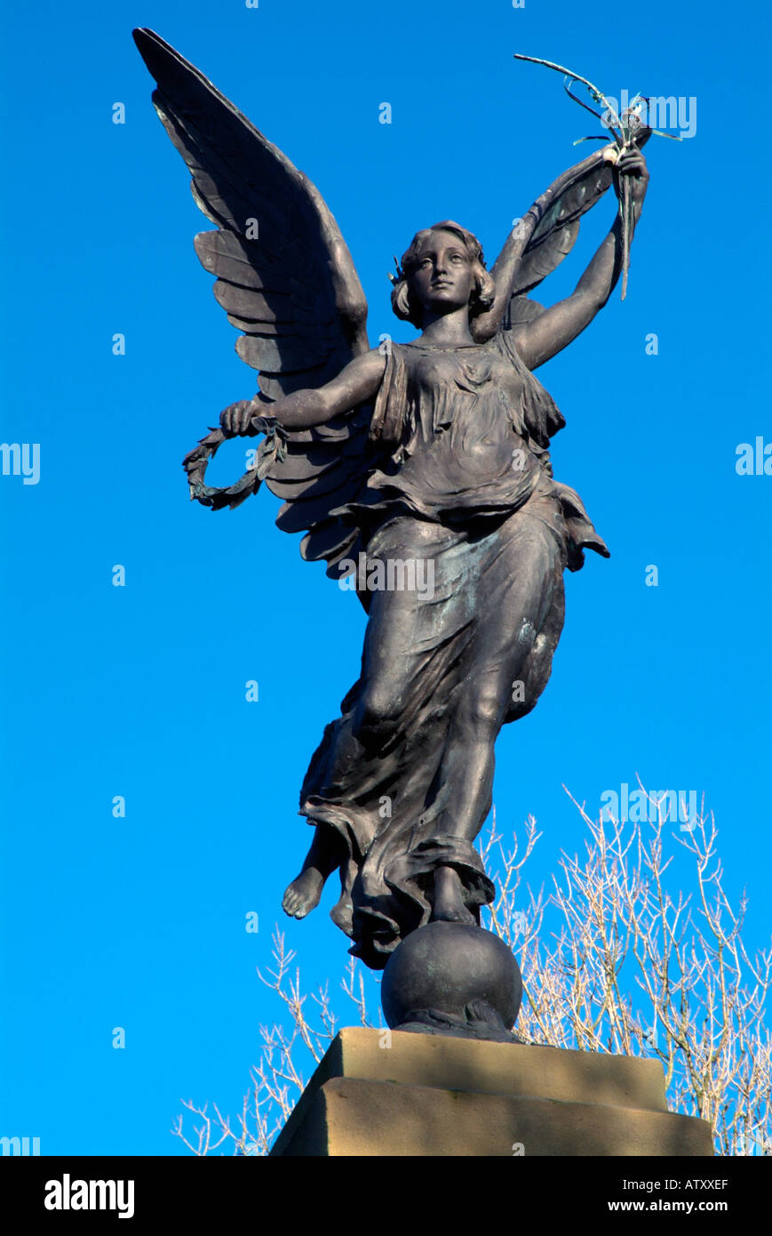 Geflügelte Bronze Engelsstatue England UK United Kingdom GB Großbritannien EU Europäische Union Europa Stockfoto