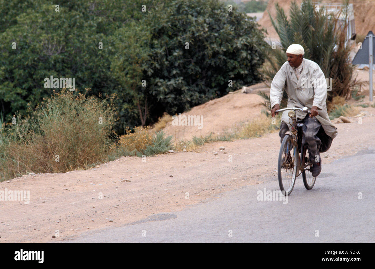 Mann mit dem Fahrrad Marokko Nordafrika Stockfoto