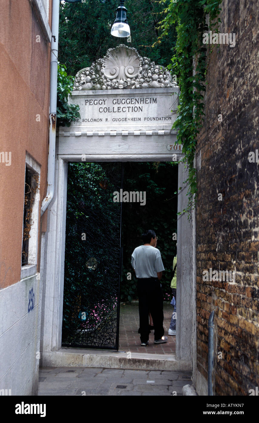 Eingang der Peggy Guggenheim Collection Venedig Veneto Italien Stockfoto