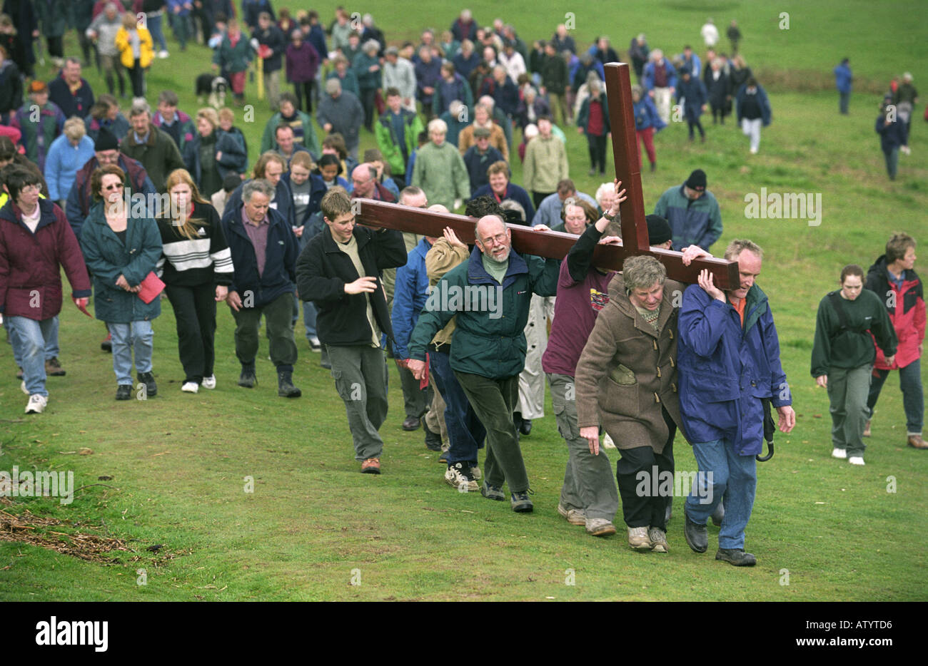 MITGLIEDER DER KIRCHENGEMEINDEN AUS DEM DURSLEY UND CAM BEREICH VON GLOUCESTERSHIRE UK Stockfoto