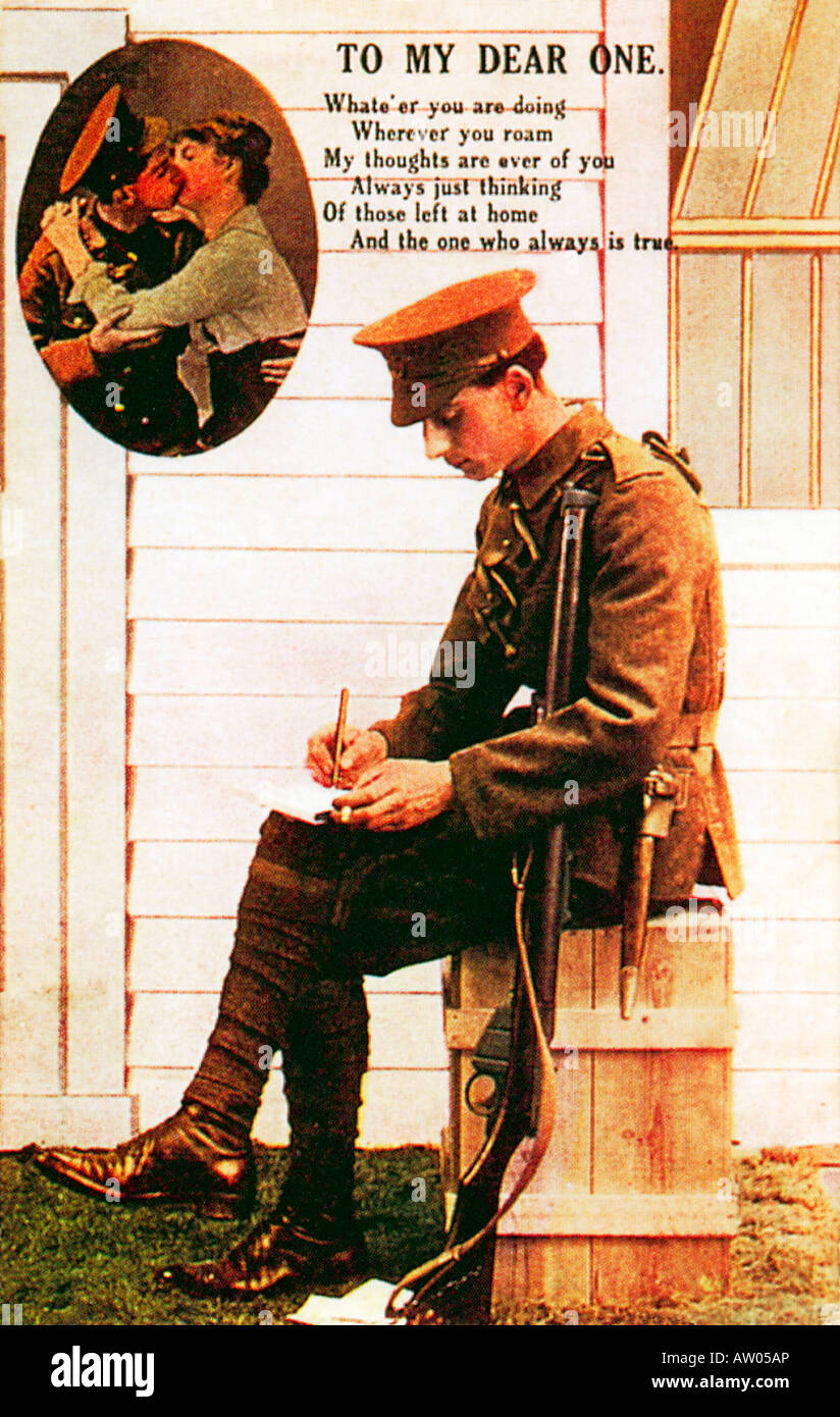 Soldat schreibt Haus 1915 Postkarte von der Vorderseite aus einem junge Tommy irgendwo In Frankreich mit seiner liebsten in Blighty Stockfoto