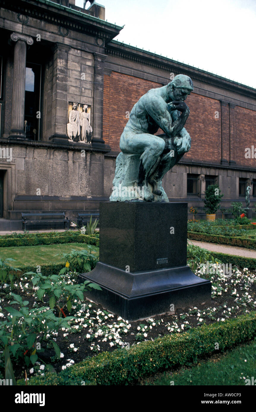 Die Statue der Denker von Rodin Ny Carlsberg Glyptotek Kopenhagen Dänemark Europa Stockfoto
