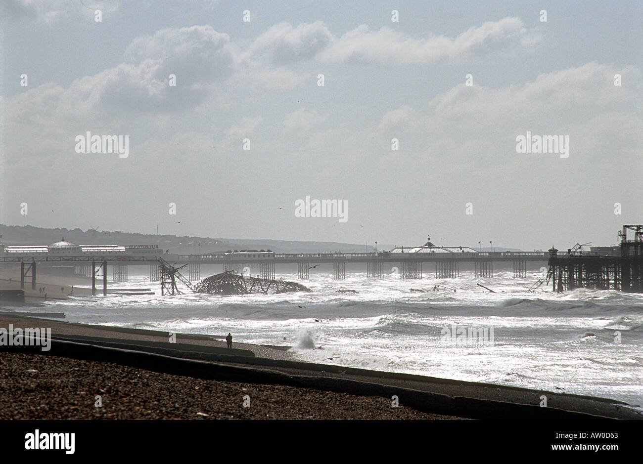 Ansicht West Pier Brighton 24. Juni 2004 UK zusammengebrochen Stockfoto