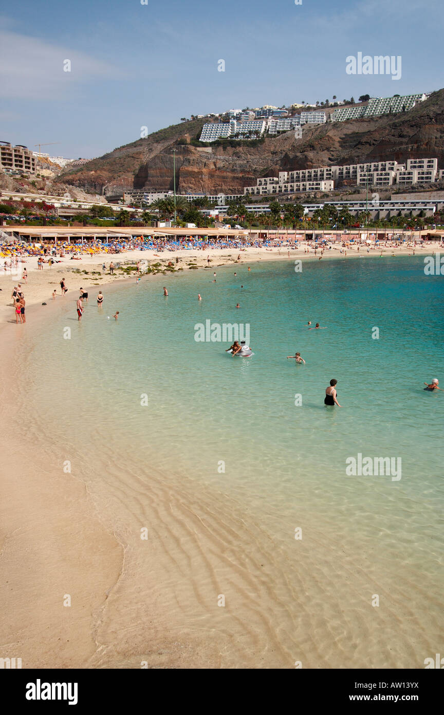 Playa de Los Amadores Strand in der Nähe von Puerto Rico auf Gran Canaria Stockfoto