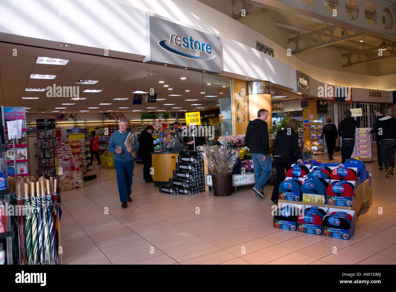 Interior of Strensham autobahn Services, M5 Worcestershire, Großbritannien Stockfoto