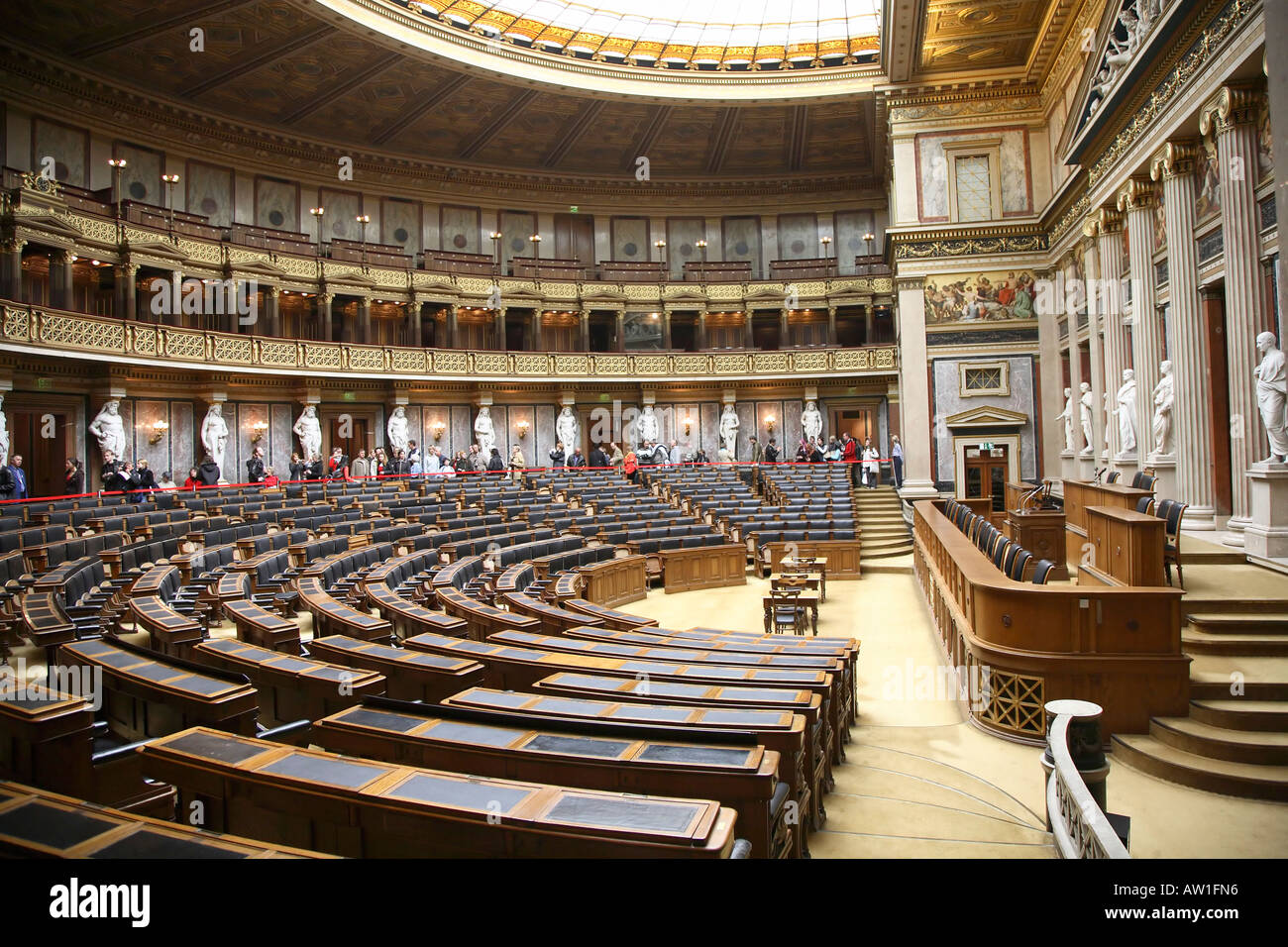 Sitzungssaal der österreichischen Bundesversammlung im Parlament, Wien, Österreich Stockfoto