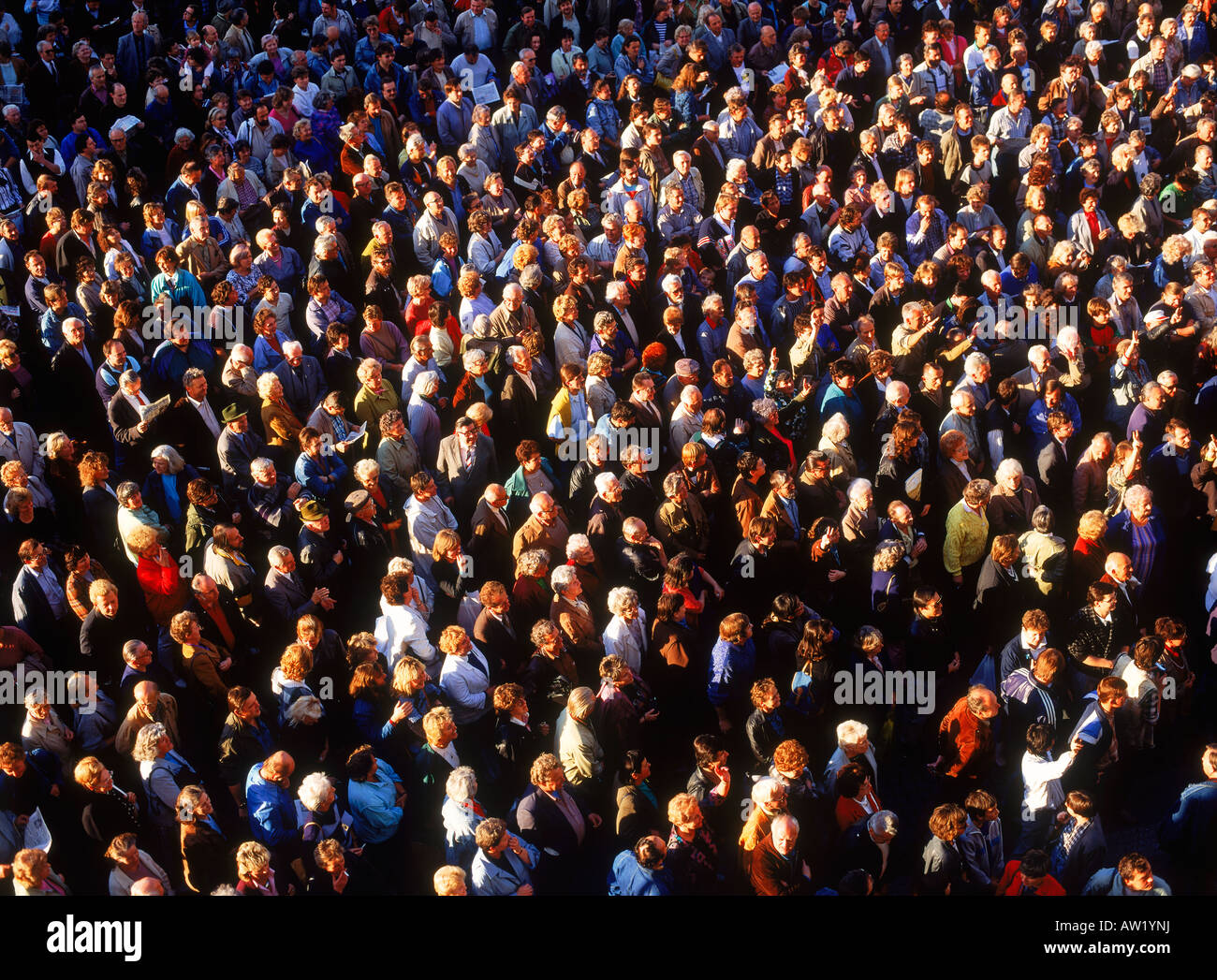 Überfüllt mit Leuten über Platz in Prag Stockfoto