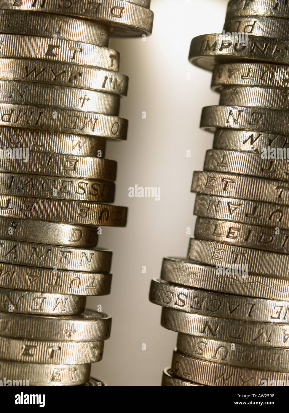 Haufenweise Pfund-Münzen Stockfoto