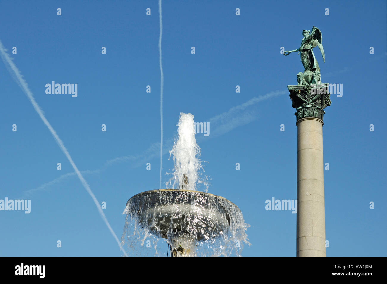 Jubiläumssäule und Brunnen am Schlossplatz, Stuttgart, Deutschland Stockfoto