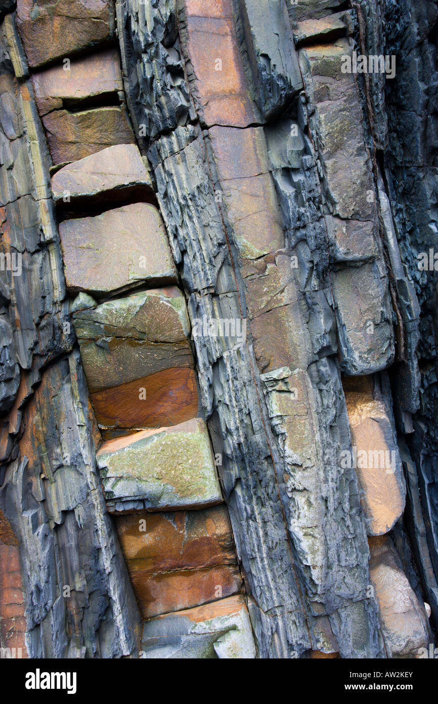 Gesteinsschichten in den Klippen am Bude, North Cornwall Stockfoto