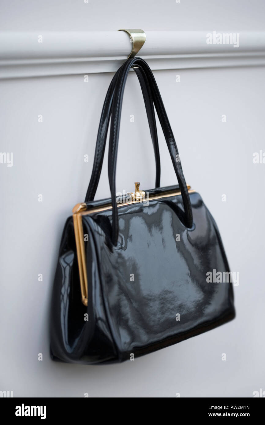 Schwarzes Lackleder Kelly Bag Stil Handtasche Stockfotografie - Alamy