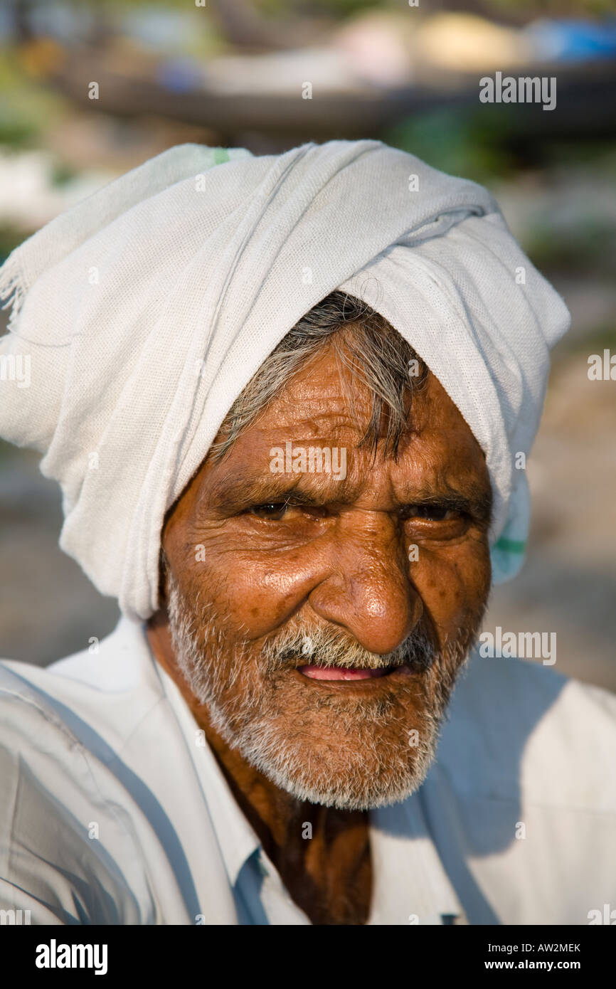 Porträt eines alten Mannes mit Turban, Fort Cochin, Cochin, Kerala, Indien Stockfoto