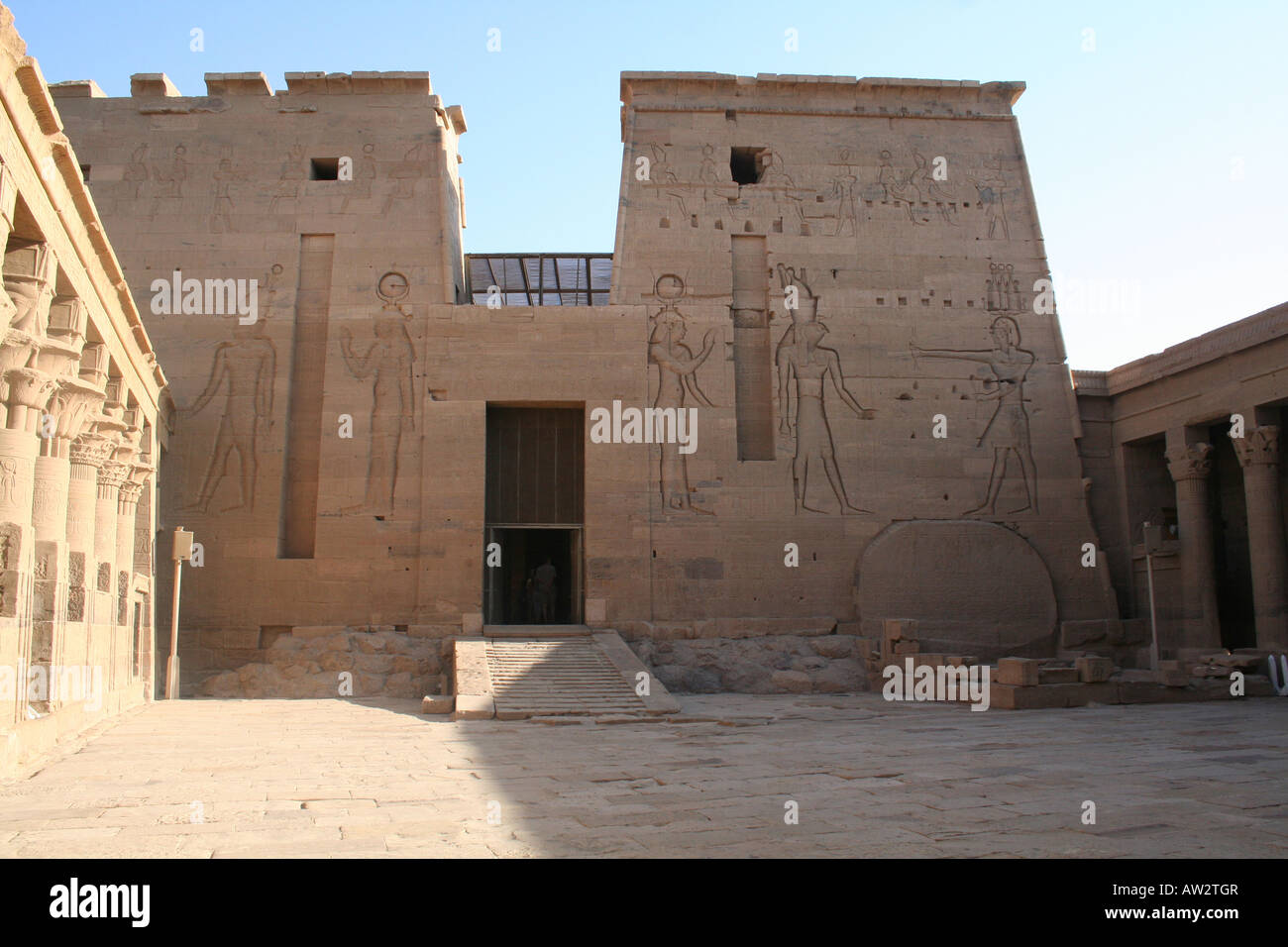 Innenseite Philae Tempel - Antike ägyptische Denkmal [Agilkai Insel, in der Nähe von Assuan, Ägypten, arabische Staaten, Afrika]. Stockfoto