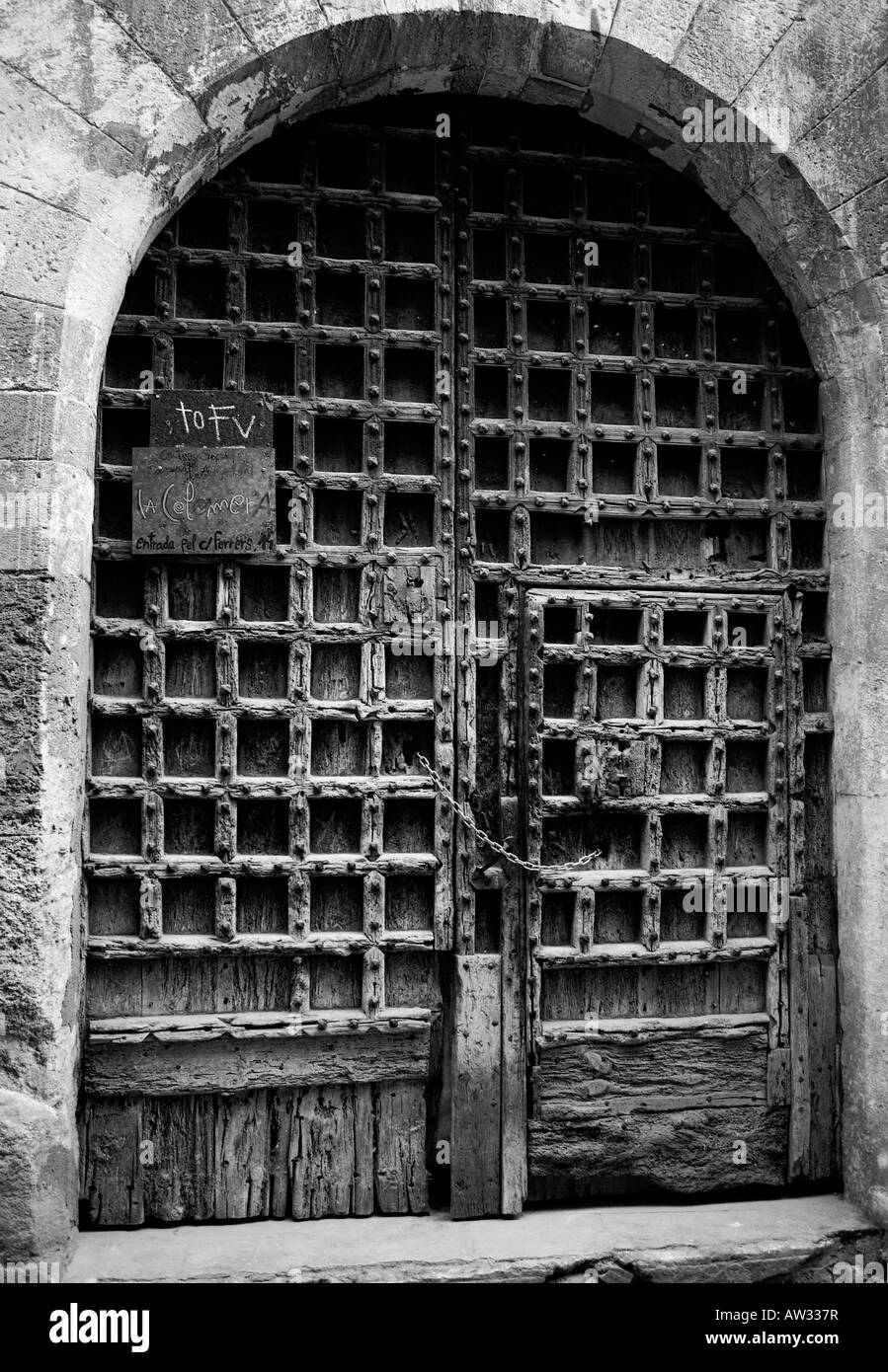 Eine Tür in Seitenstraßen von Tarragona Stockfoto