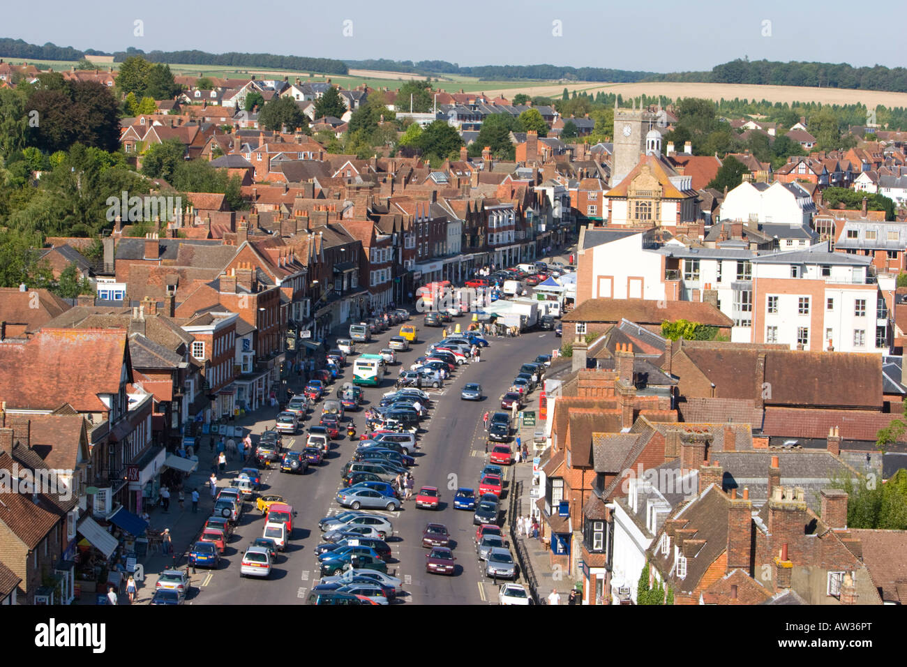 Luftbild von Marlborough High Street und Marktplatz, die angeblich die größte in England Stockfoto