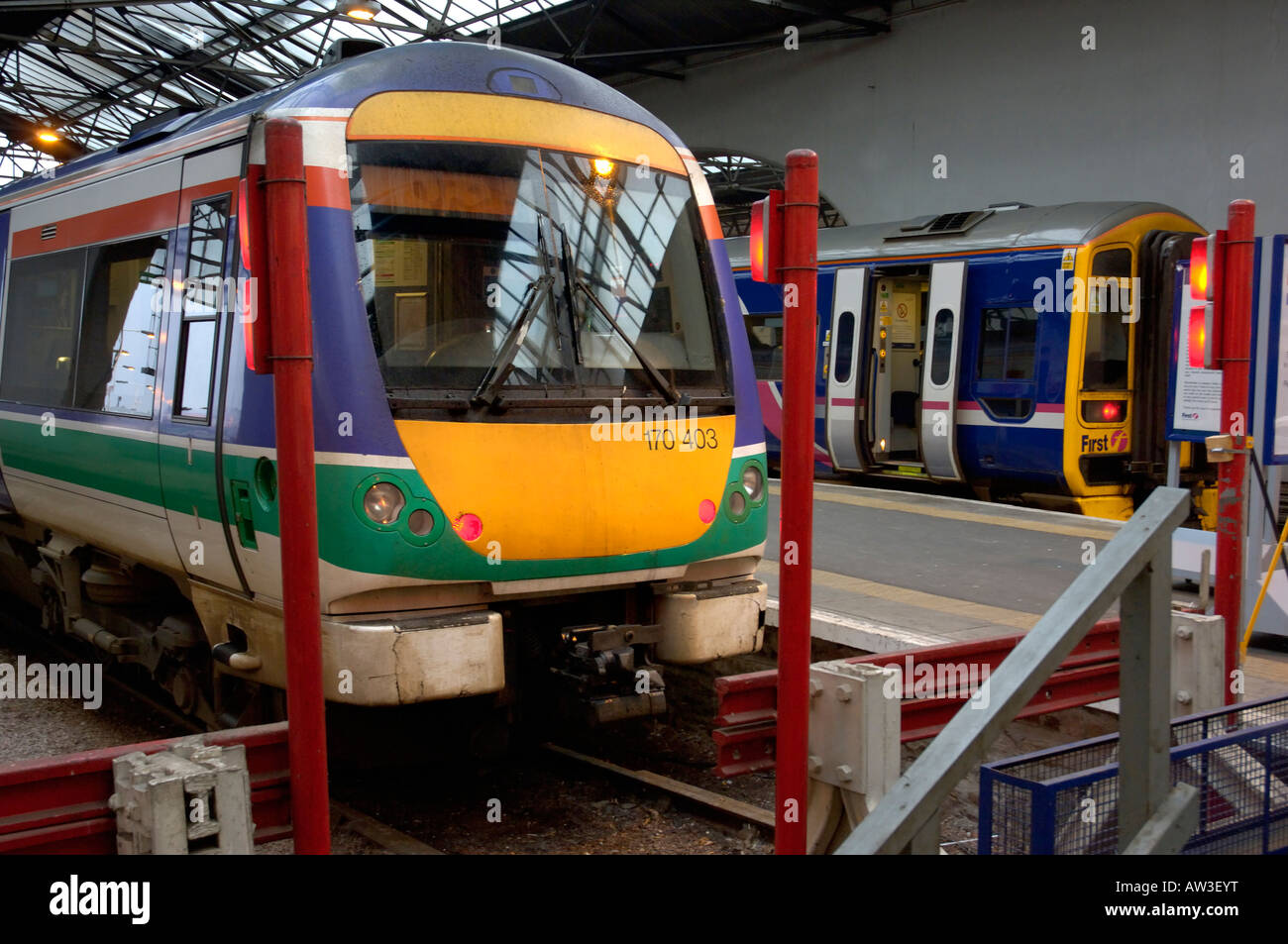 170-Klasse Turbostar Dmu 170 403 am Inverness Bahnhof mit den 12 40 nach Edinburgh 6-12-07 Stockfoto