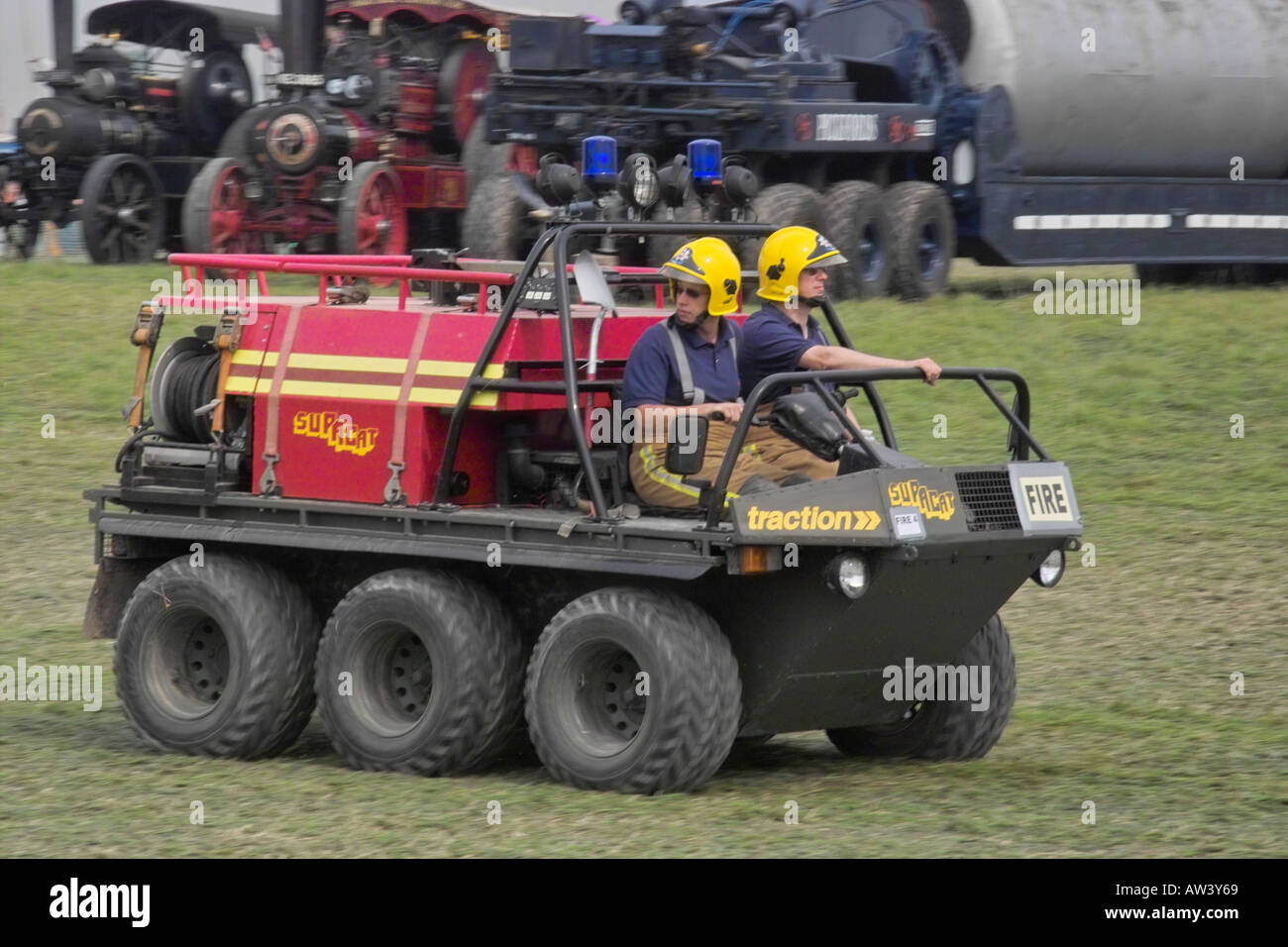 Traktion Gefahren Feuer Fahrzeug auf Dorset Steam Fair, 2005 Stockfoto