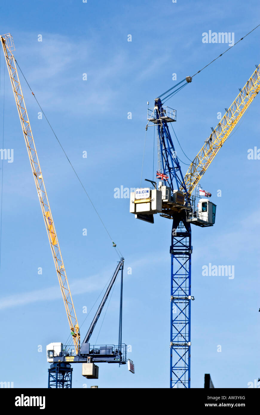 Gebäude-Krane, Hebezeuge Stockfoto
