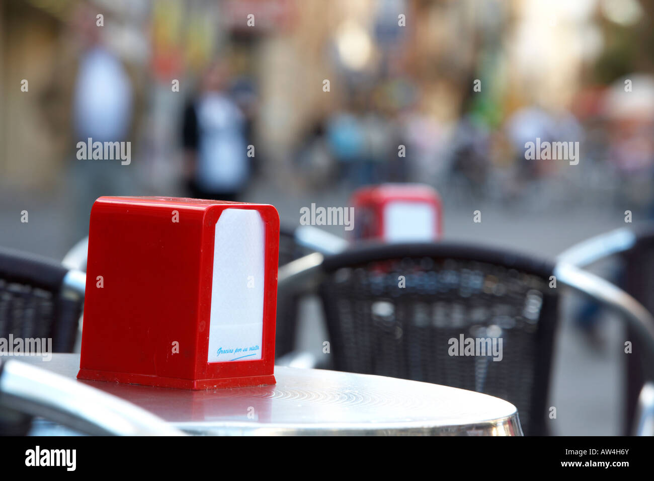 Luft-Café-Tischen mit Tisch Serviette Inhaber Santa Cruz Teneriffa Kanaren Spanien zu öffnen Stockfoto
