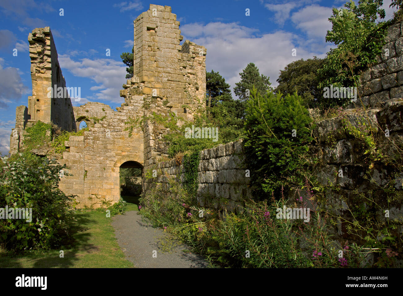 Jervaulx Abbey in der Nähe von Masham North Yorkshire England August 2006 Stockfoto