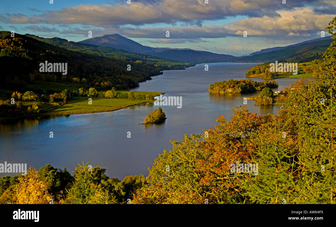 Queens View im Herbst mit Blick auf Loch Tummel, Perthshire, Schottland, UK, Europa Stockfoto