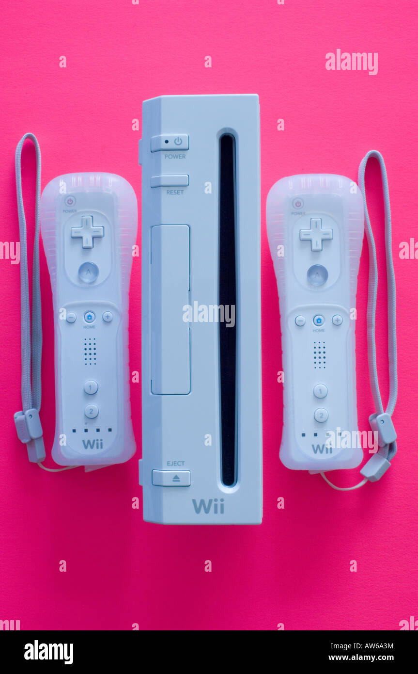Nintendo Wii-Konsole und Wireless-Controller-Fernbedienungen Stockfoto