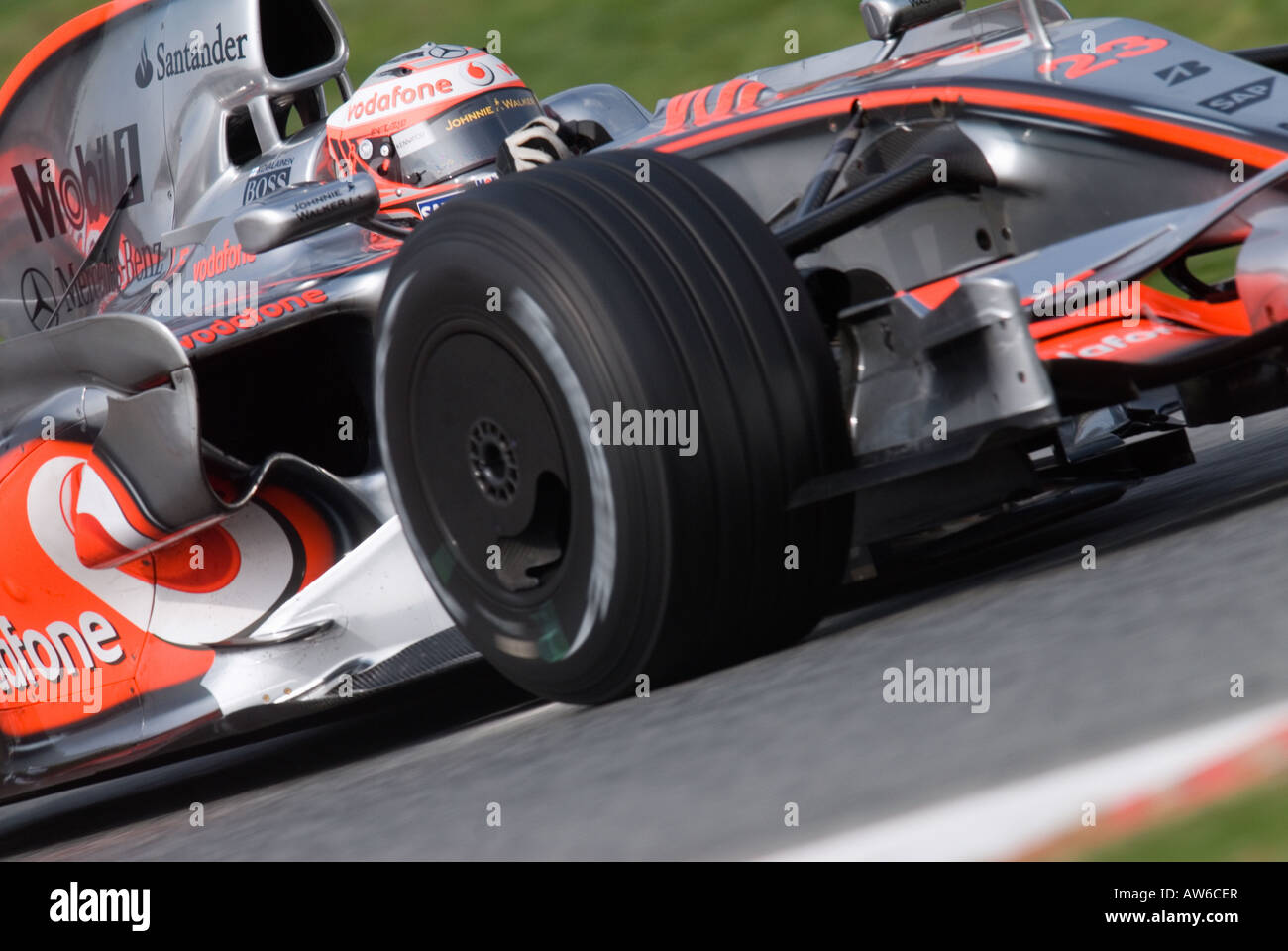 Heikki Kovalainen FIN im McLaren-Mercedes MP4-23 Rennwagen während der Formel-1-Test-Sitzungen auf dem Circuit de Catalunya Stockfoto