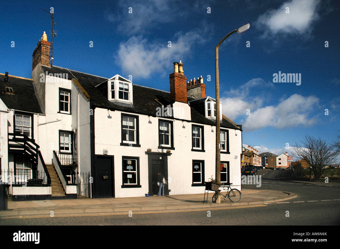 Ein Pub auf der Straße nach Montrose Docks in Angus, Stockfoto