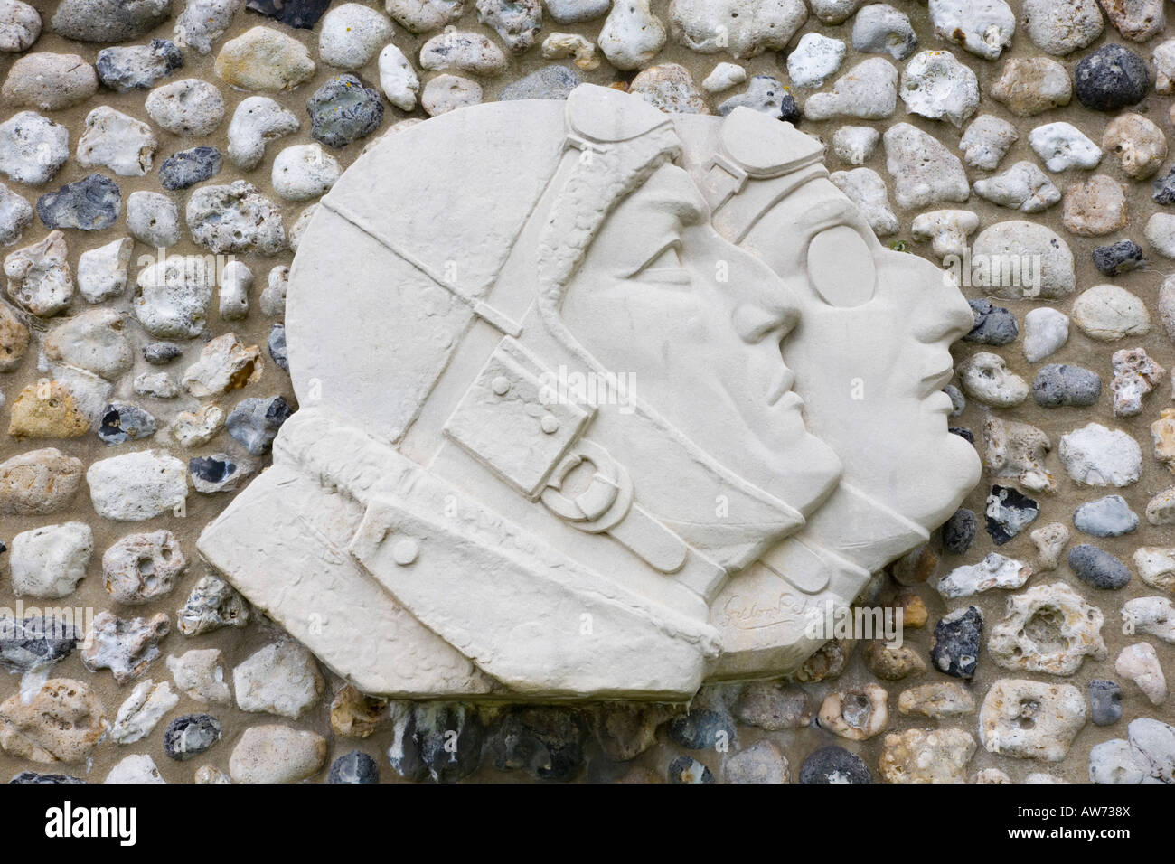 Etretat, Normandie, Frankreich. Stein-Gedenktafel an der Ill-Fated 1927 Flug Flieger Nungesser und Coli. Stockfoto