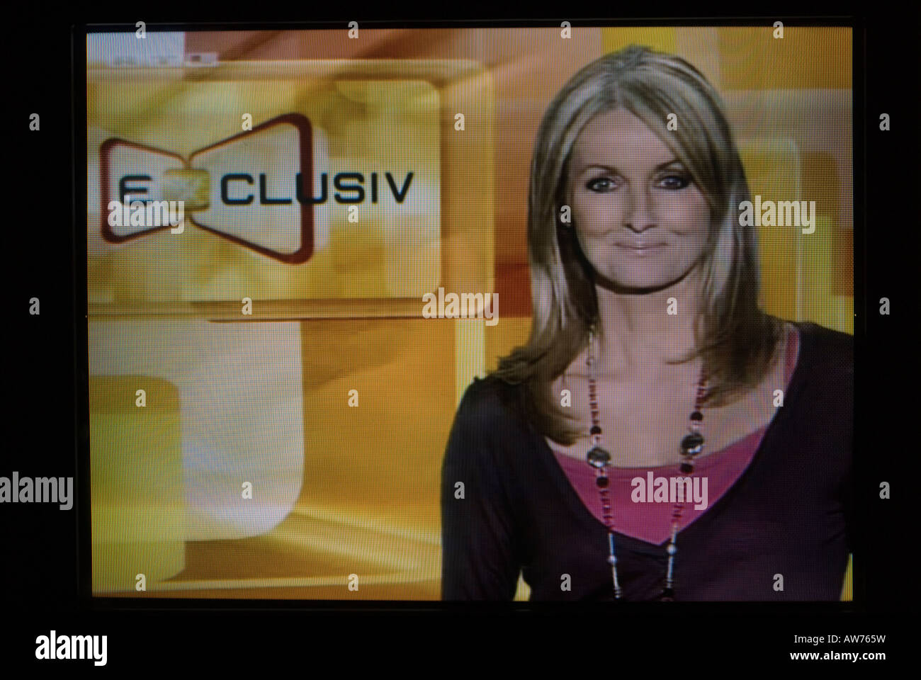 Ein Fernsehbildschirm, der den deutschen RTL-Sender ausstrahlt Stockfoto