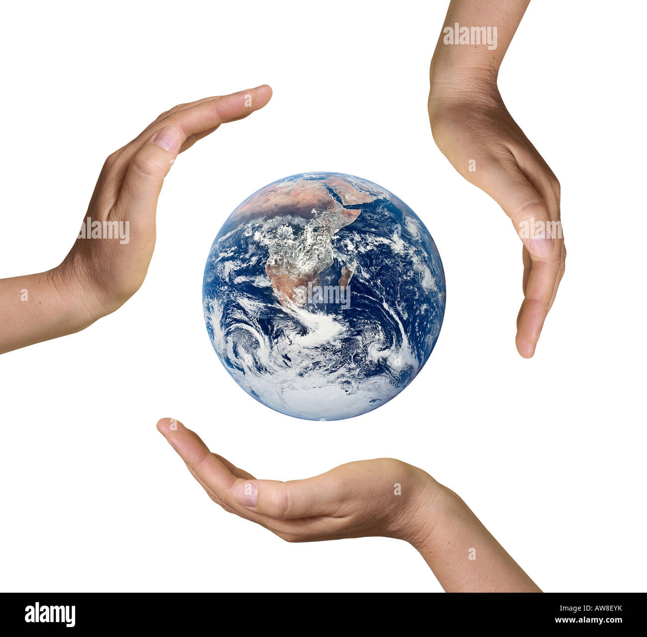 Erde, umgeben von drei Hände weißen Hintergrund Stockfoto