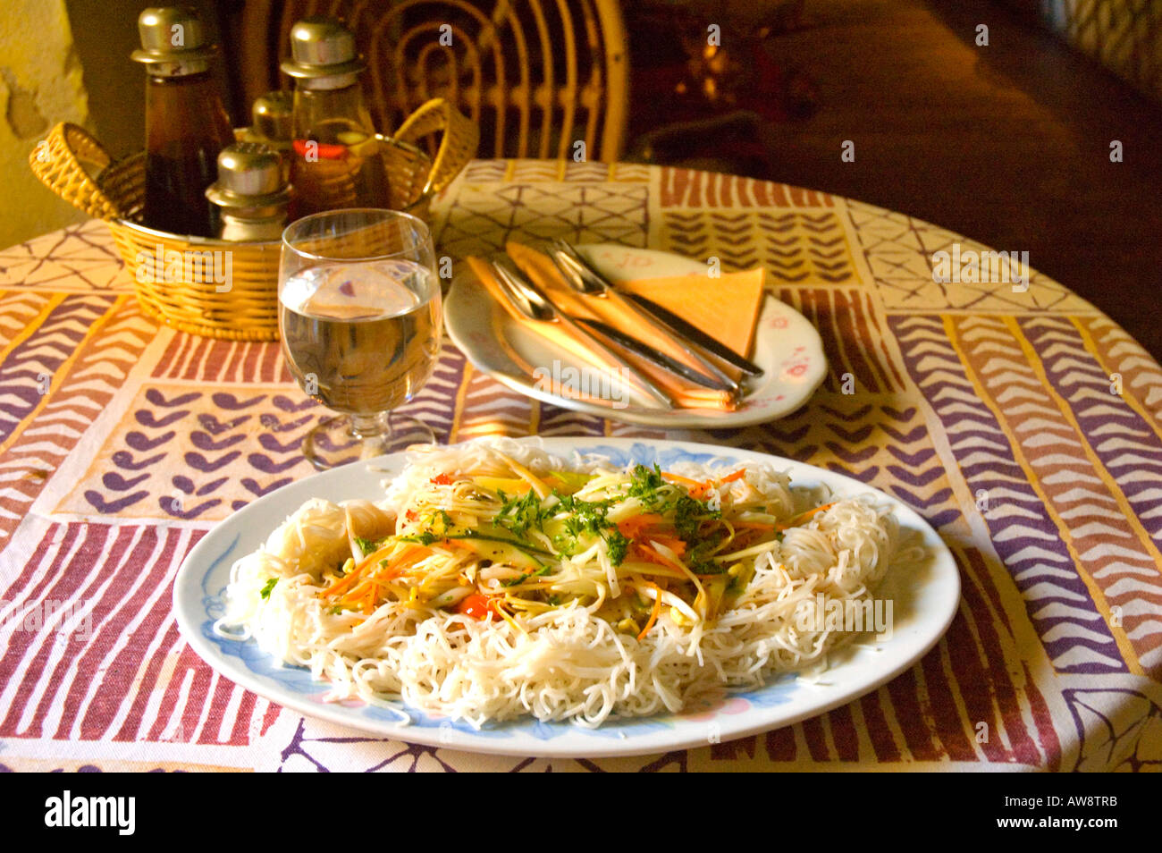 Vegetarische Nudeln in Maly Buddha Restaurant in Mala Strana in Prag Tschechische Republik EU Stockfoto