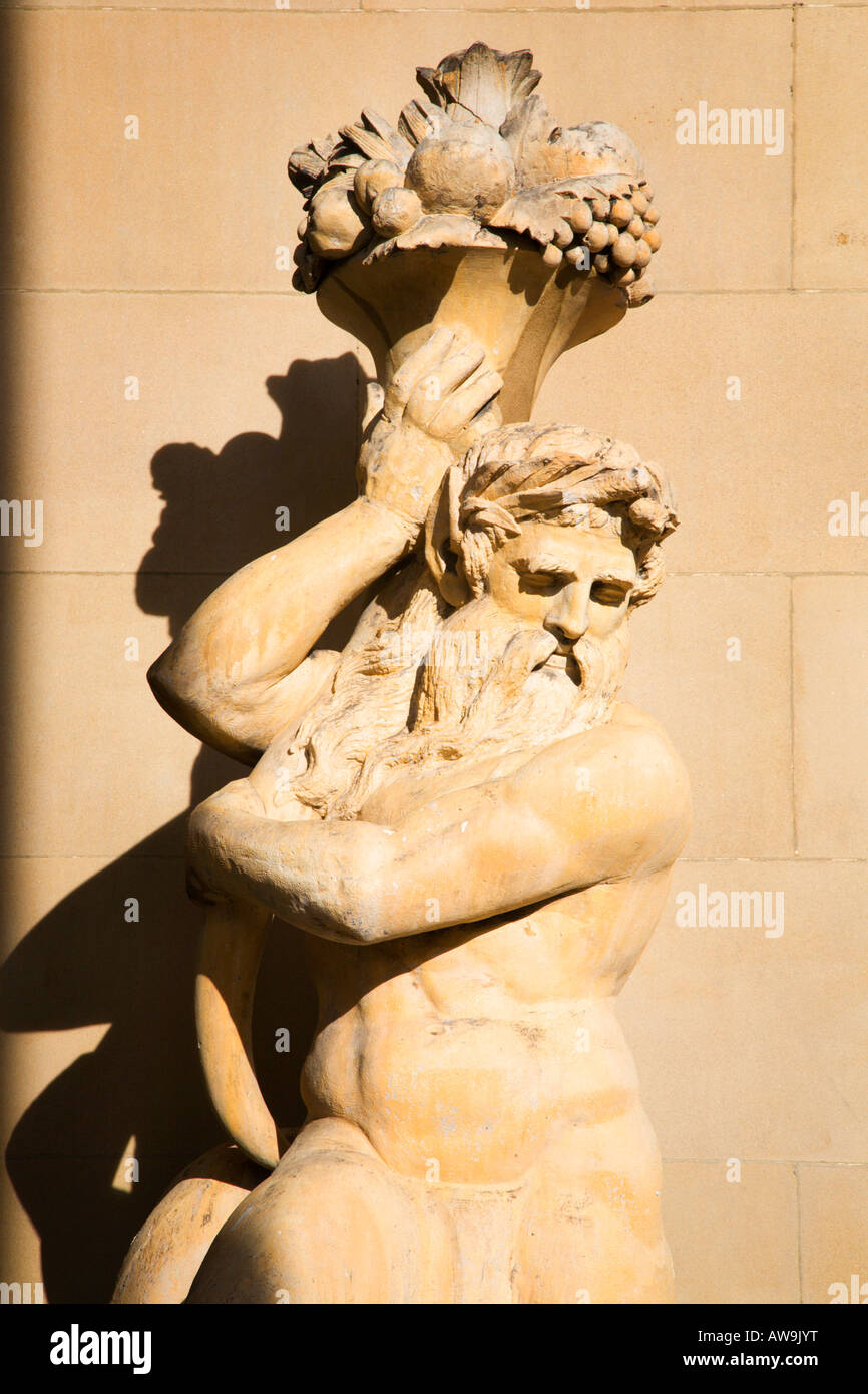 Statue-Detail an der St Georges Hall Liverpool Merseyside in England Stockfoto