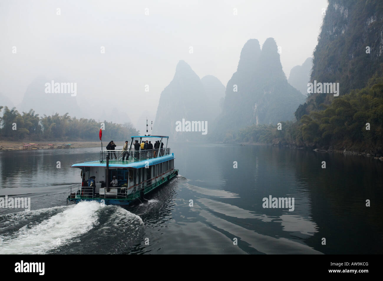 Bootsfahrt auf dem Li-Fluss in Guilin und Yangshuo Region der autonomen Region Guangxi in der Republik China Stockfoto