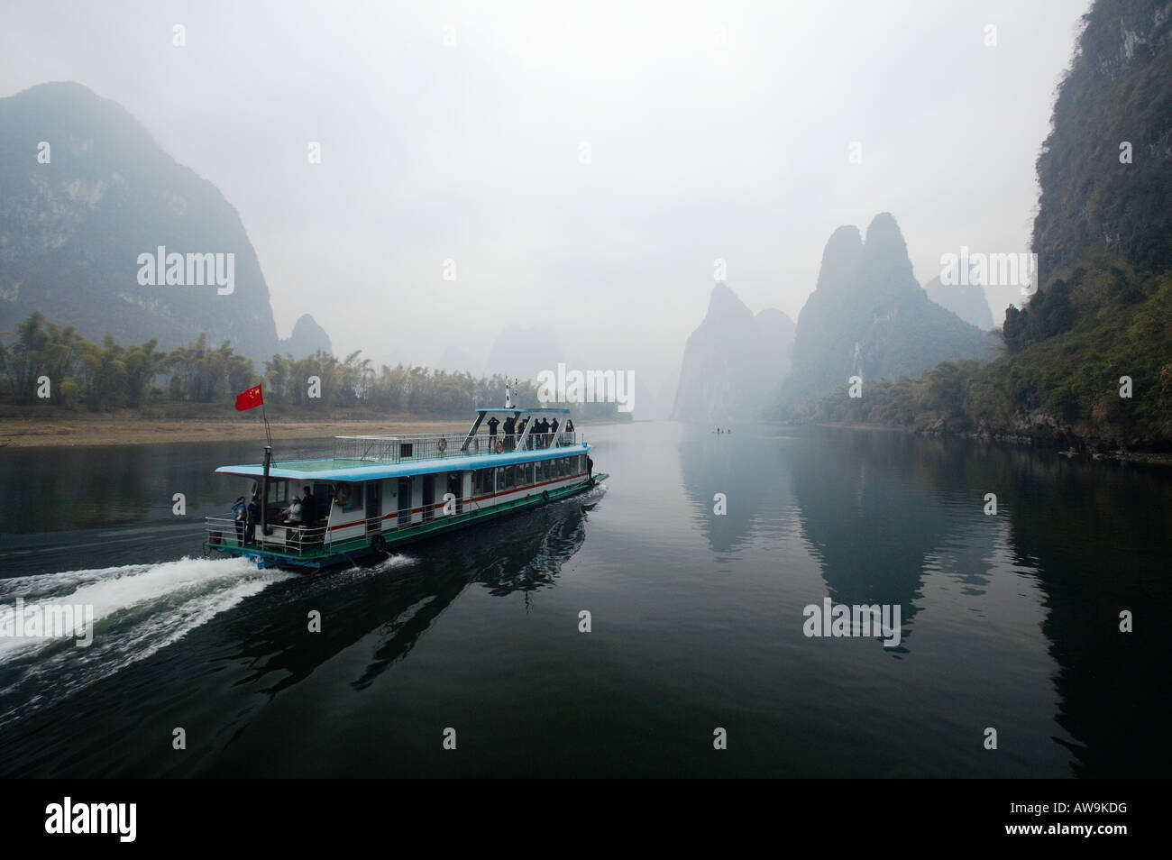 Bootsfahrt auf dem Li-Fluss in Guilin und Yangshuo Region der autonomen Region Guangxi in der Republik China Stockfoto