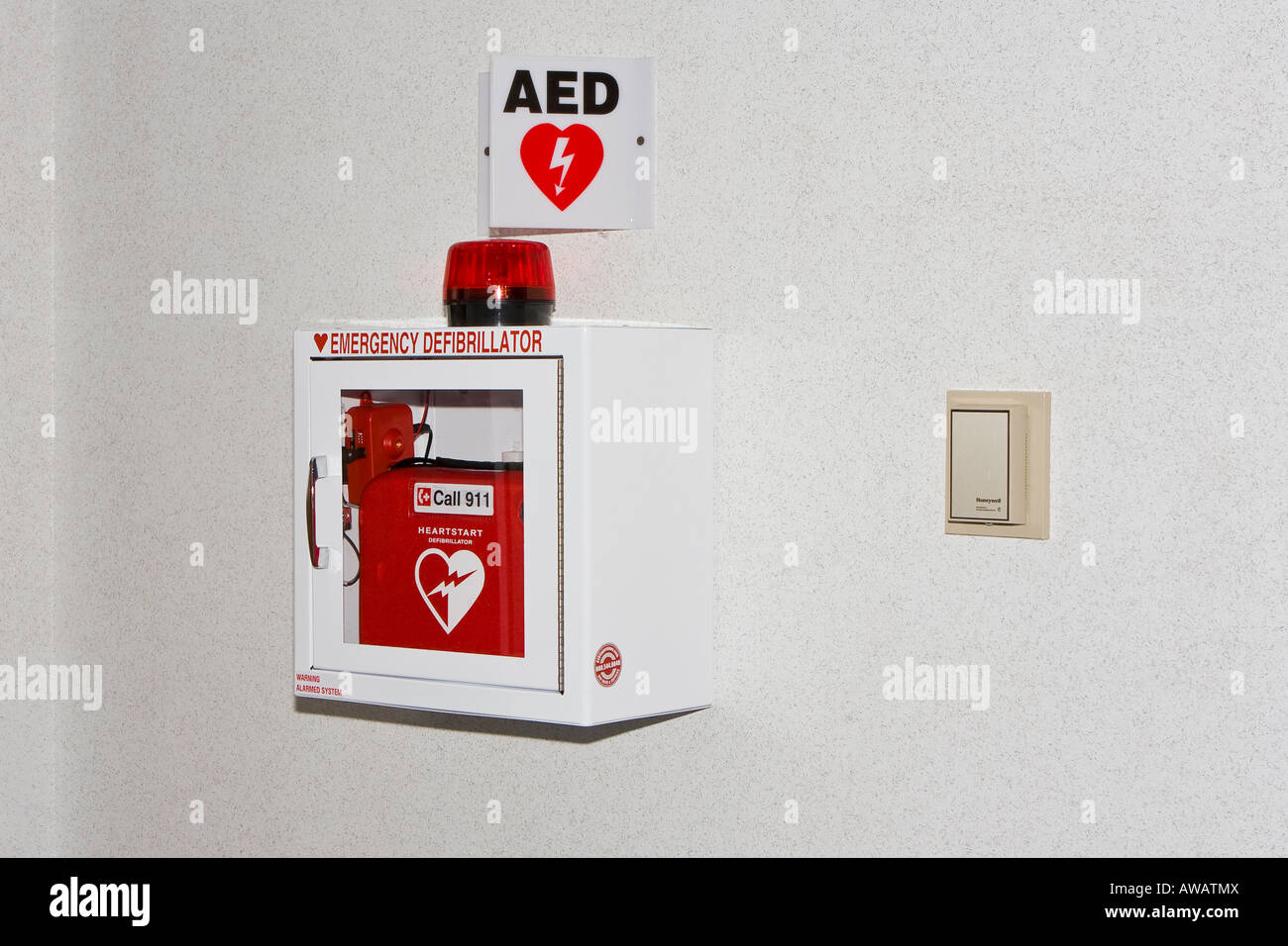 AED Notfall-Defibrillator Schild – Aufkleber, Grün/weiß, Herz Mit Blitz
