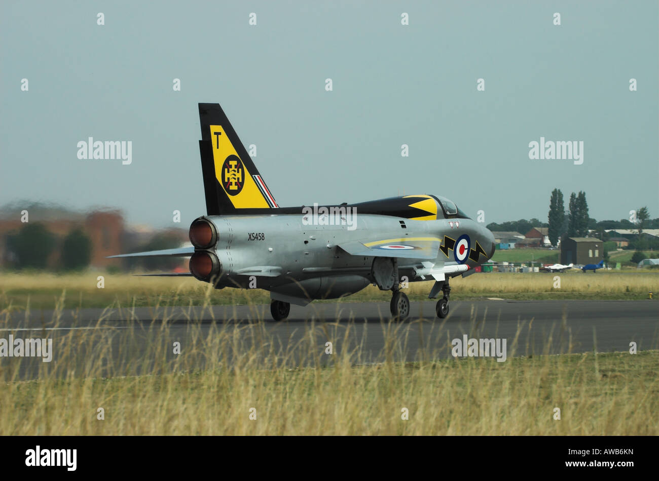 English Electric Lightning T5, volle Aufwärmen / Nachbrennen am Start Stockfoto