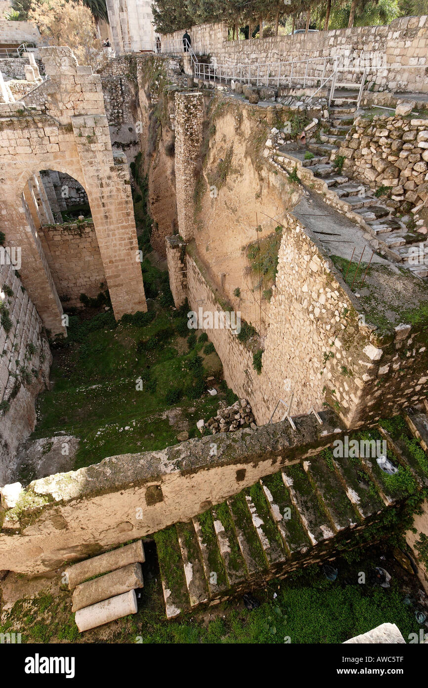 Israel Jerusalem der Teich von Bethesda bedeutet Haus der Barmherzigkeit war eine Regenwasser-Behälter während der Zeit des zweiten Tempels Stockfoto