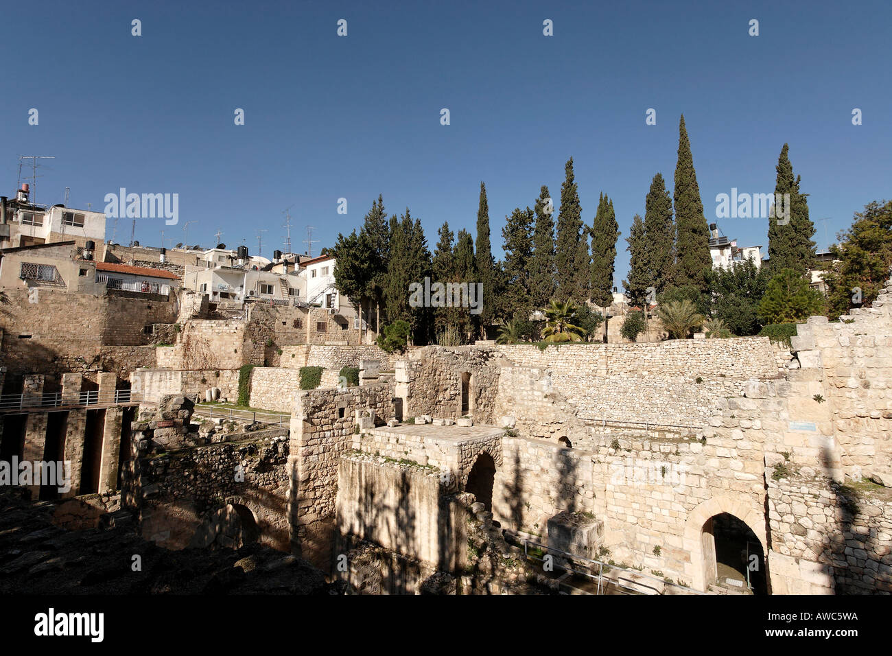 Israel Jerusalem der Teich von Bethesda Ruinen eines römischen Tempels und einer byzantinischen Kirche sehen Sie hier Stockfoto