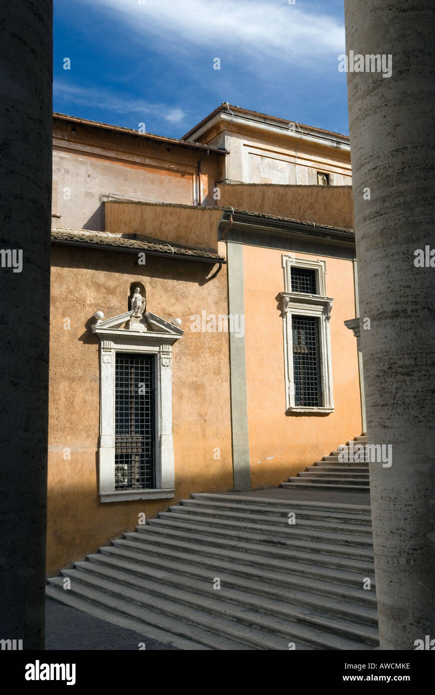 Rom, Italien. Architekturdetail an der Piazza del Campidoglio auf dem kapitolinischen Hügel von Michelangelo. Stockfoto