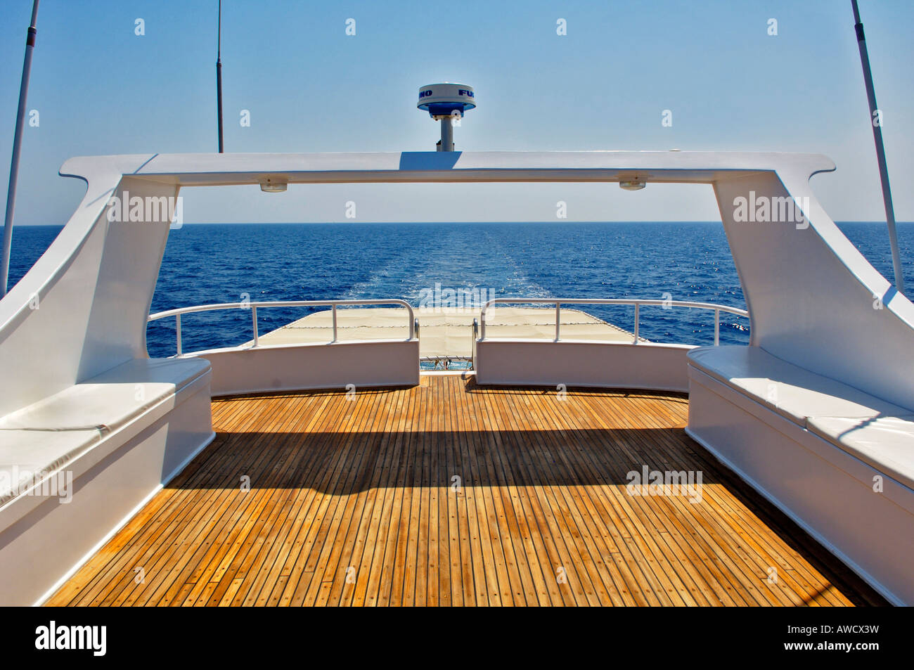 Sonnenterrasse im ein Touristenboot, Rotes Meer, Ägypten Stockfoto
