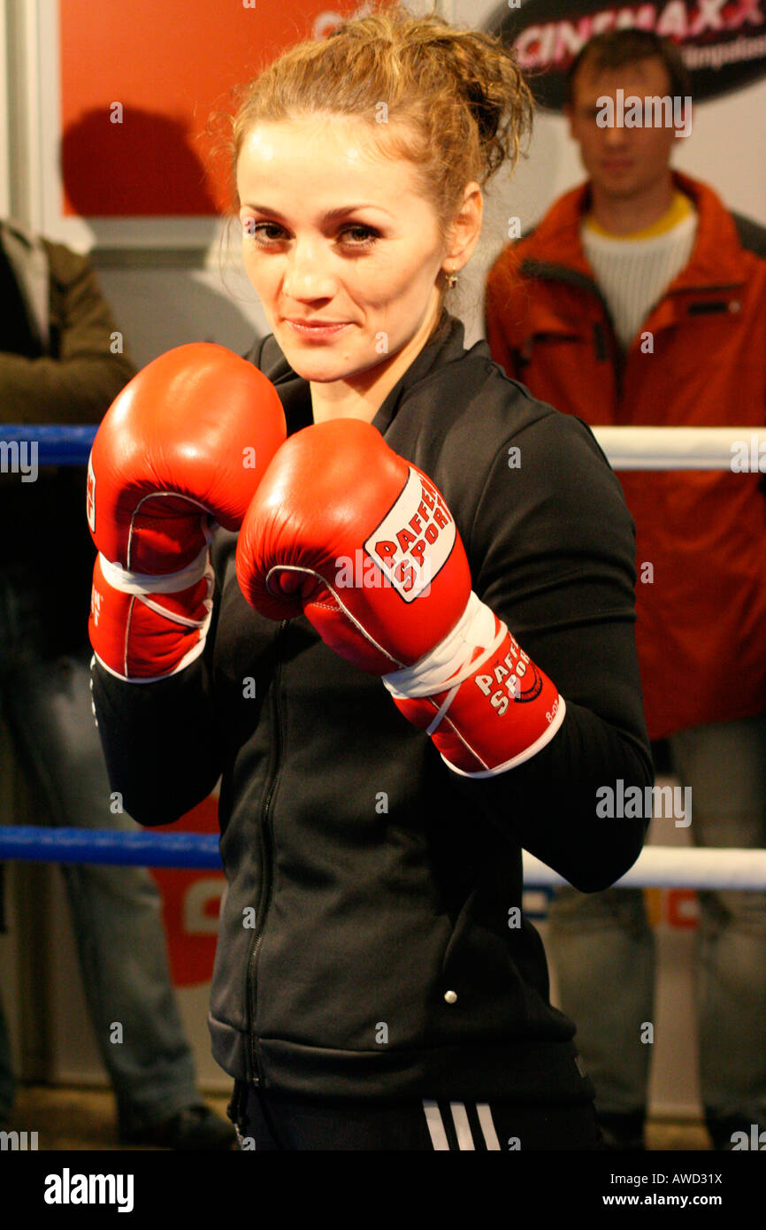 Boxweltmeister Ina Menzer bei einem Fotoshooting Trainingseinheit vor der World Championship Match gegen Laura Serr Stockfoto