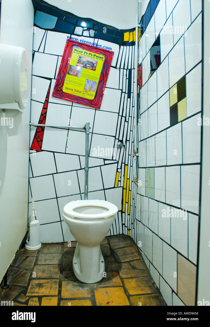 Toilette der modernen Kunst, Friedensreich Hundertwasser, Wien, Österreich Stockfoto