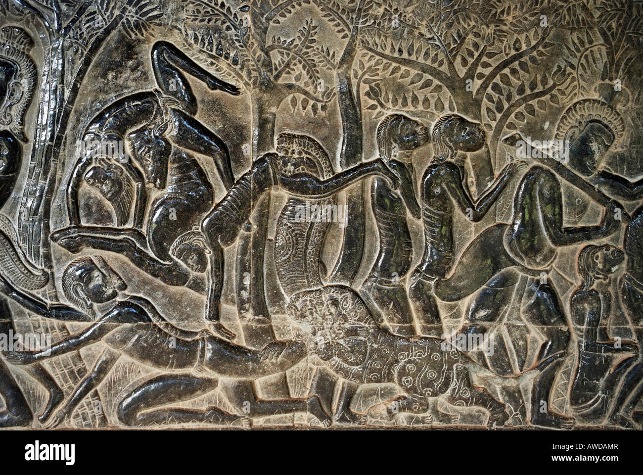 Bas-Relief zeigt eine Szene in der Hölle als Hindu Mythologie, Tempel Angkor Wat, Kambodscha erzählt Stockfoto