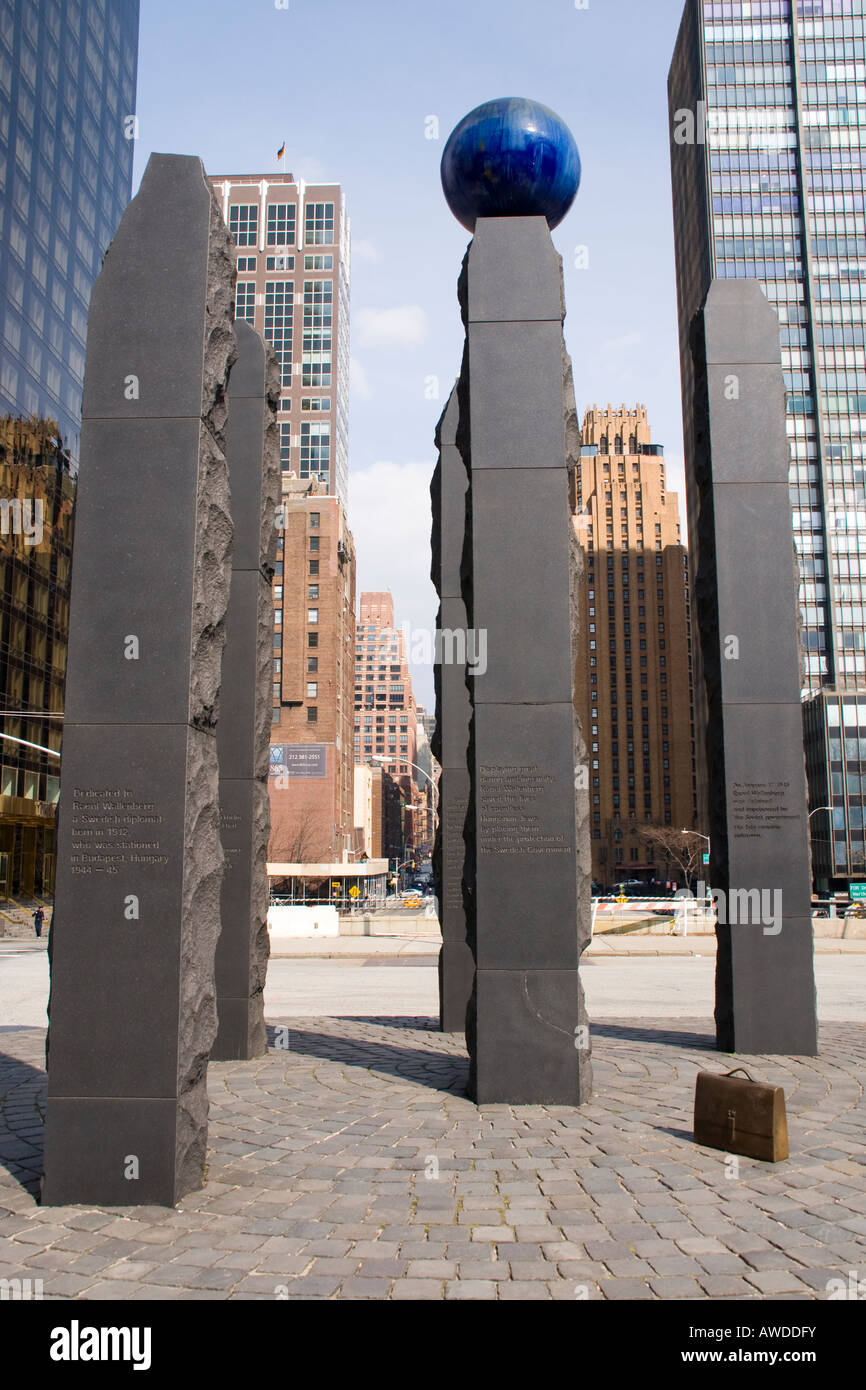 Skulptur, Raoul Wallenberg, außerhalb der Vereinten Nationen in New York City Gebäude gewidmet Stockfoto