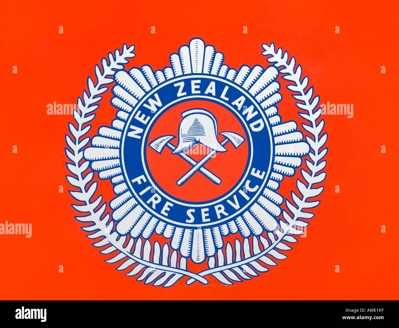 Emblem der New Zealand Feuerwehr auf einem Vintage Feuerwehrauto Stockfoto