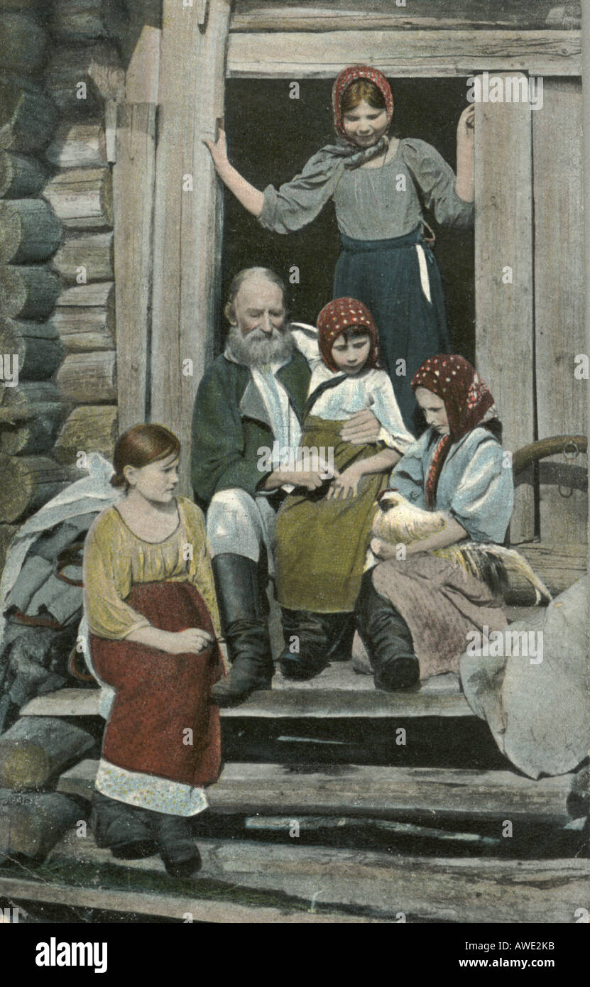 Russische Postkarte einer Familiengruppe circa 1905 Stockfoto