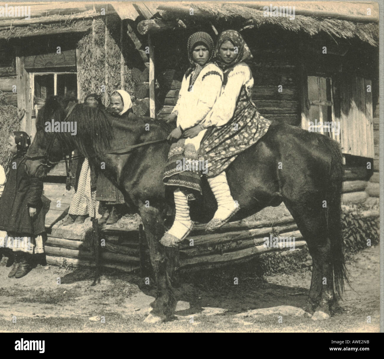 Russische Postkarte des Familienlebens circa 1905 Stockfoto