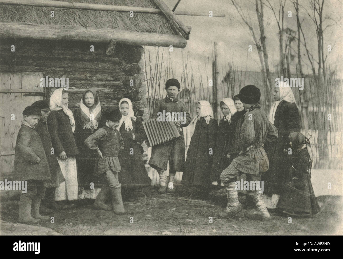 Russische Ansichtskarte des Dorflebens circa 1905 Stockfoto