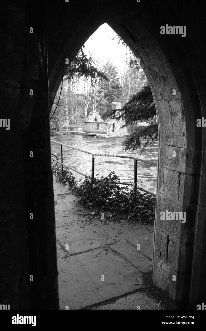 Des Mönchs Angeln Haus auf der Fluss-Cong aus gesehen, in RiverCong, County Mayo, Irland Stockfoto